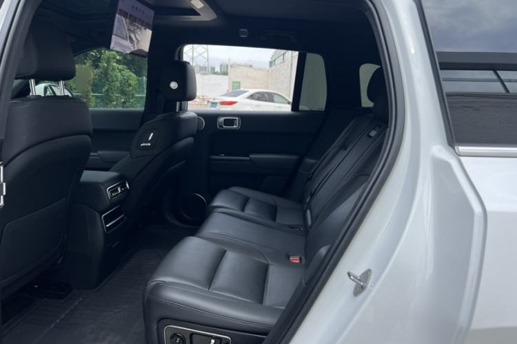 理想汽车 理想L7 2023款 Max中控内饰7003