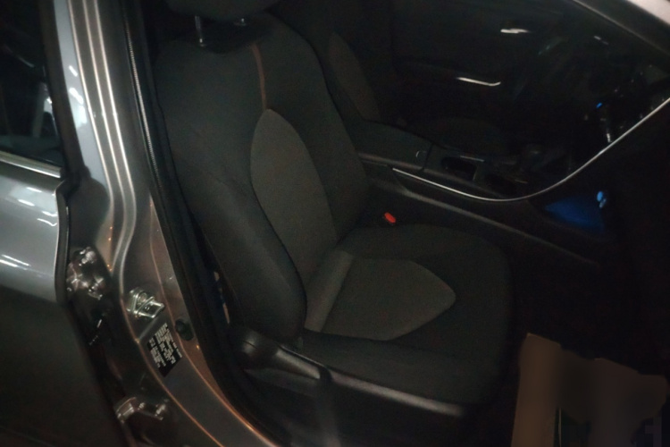 丰田 亚洲龙 2019款 2.5L 进取版 国VI局部细节41