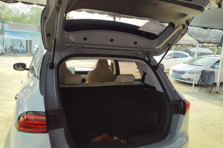 五菱汽车 五菱缤果PLUS 2024款 510km 旗舰版 四座版机舱底盘23