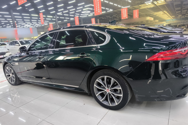 捷豹XFL 2023款 XFL 2.0T P250 两驱精英运动版车身外观6003