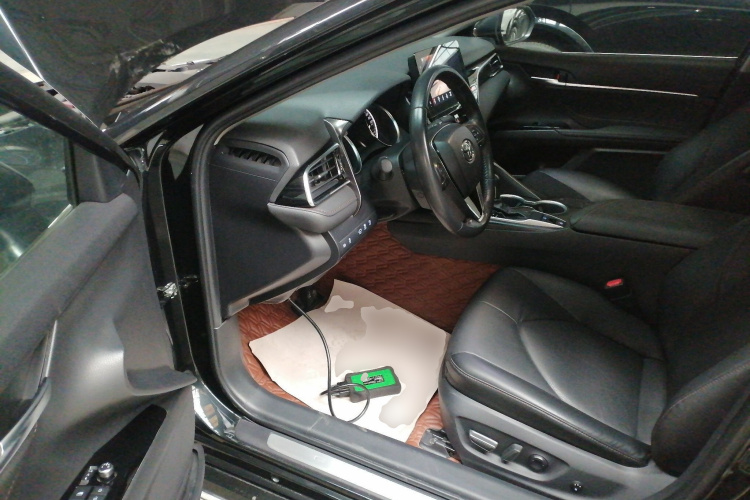 丰田 凯美瑞 2023款 2.0G 豪华版中控内饰20