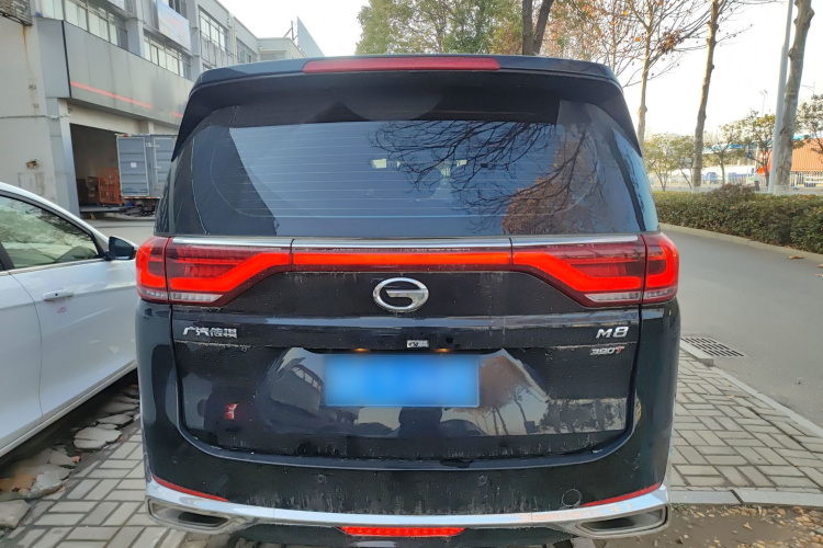 广汽传祺 传祺M8 2023款 领秀系列 390T 豪华版车身外观6004