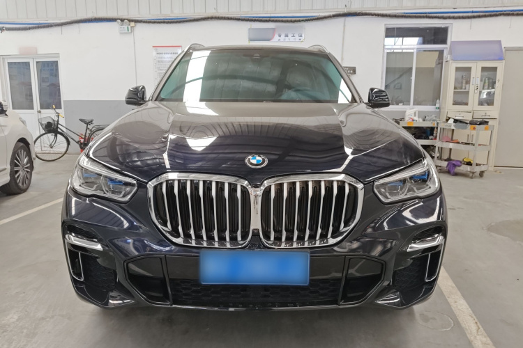 宝马X5 2022款 改款 xDrive 30Li 尊享型M运动套装车身外观6001