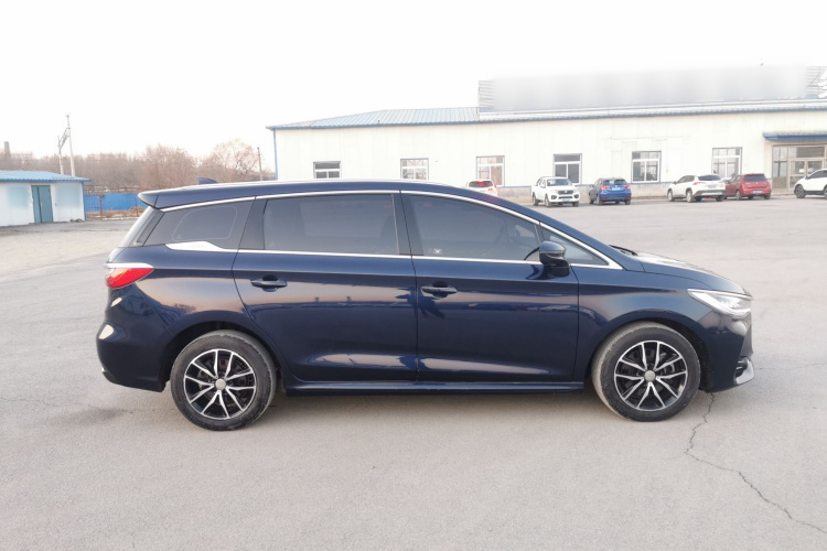 比亚迪 宋MAX 2017款 1.5T 自动智联尊贵型 7座车身外观6002