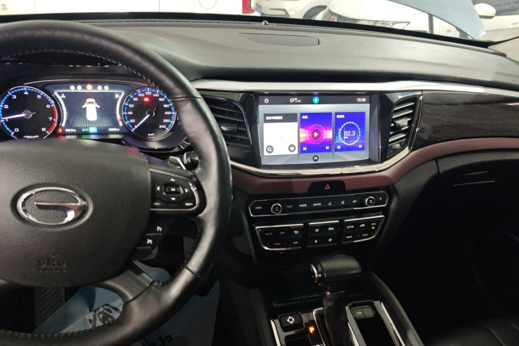 广汽传祺 传祺GS8 2019款 390T 两驱豪华智联版（七座）中控内饰12