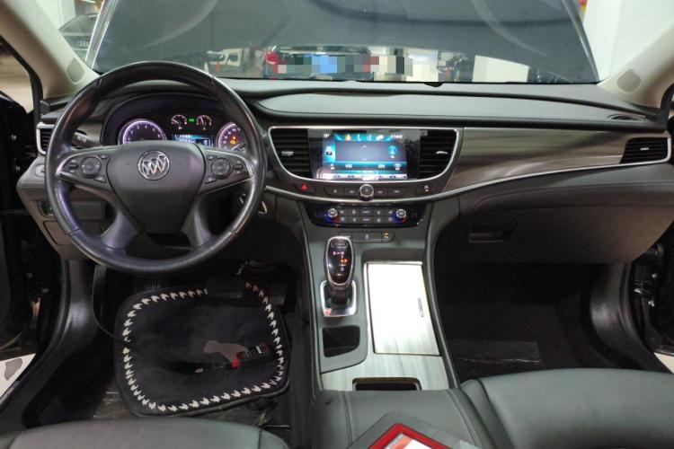 别克 君越 2018款 20T 精英型中控内饰12