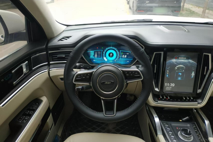 众泰T800 2018款 2.0T 自动尊贵智联型 7座局部细节13