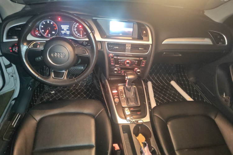 奥迪A4L 2015款 35 TFSI 自动标准型中控内饰7002