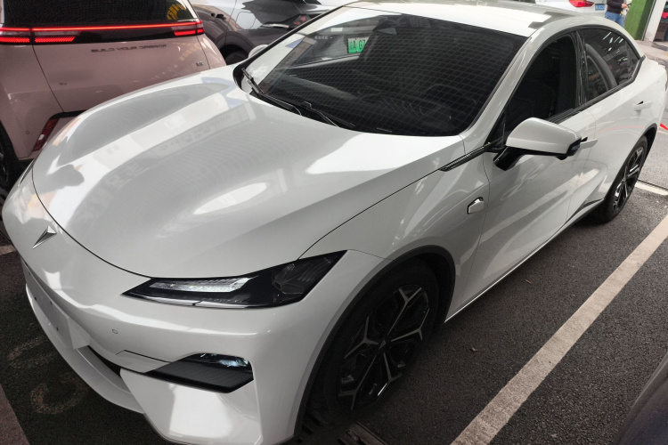 深蓝汽车 深蓝SL03 2023款 200Max增程版车身外观4