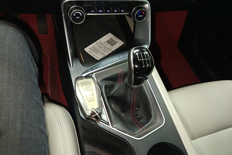 吉利汽车 缤瑞 2018款 14T 手动缤致版局部细节18