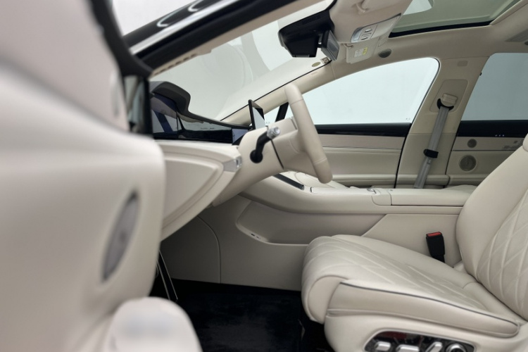 鸿蒙智行 享界S9 2025款 增程 Ultra中控内饰7013