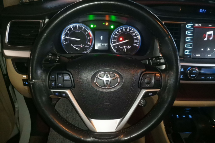 丰田 汉兰达 2015款 2.0T 四驱豪华版 7座局部细节13