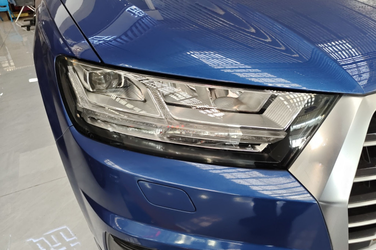 奥迪Q7 2016款 40 TFSI S line运动型车身外观6005