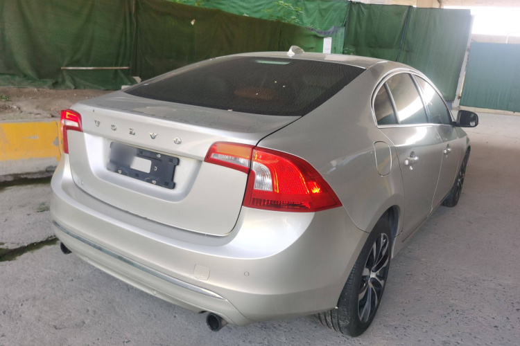 沃尔沃S60 2019款 S60L T3 智进版车身外观6005