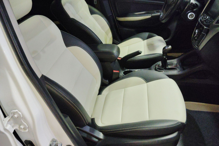 长安CS35 2017款 1.6L 手动豪华型局部细节41