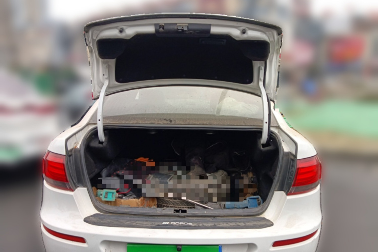 观致3 2018款 三厢 1.6L 自动领先型中控内饰23