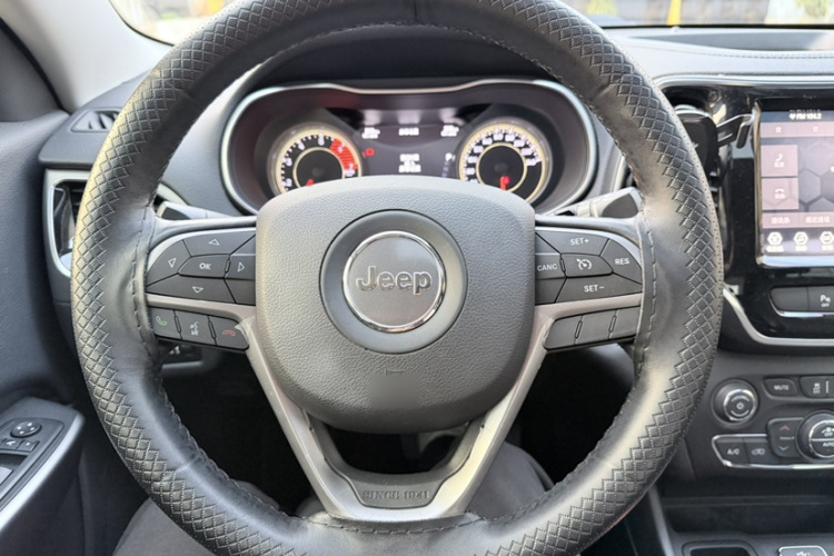 Jeep 自由光 2019款 2.0T 两驱智享版 国V局部细节9001