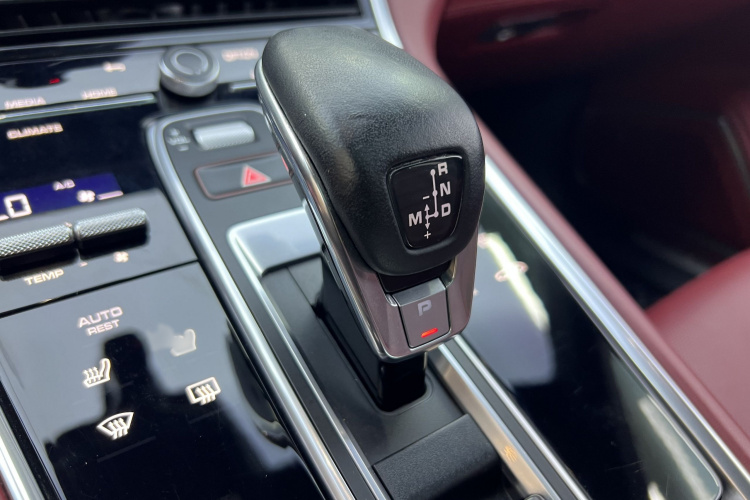 保时捷 2023款 Panamera 4 行政加长版 2.9T中控内饰7006