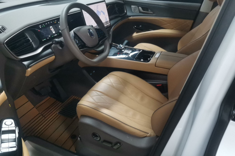 腾势D9 2024款 DM-i 980 四驱旗舰型局部细节19