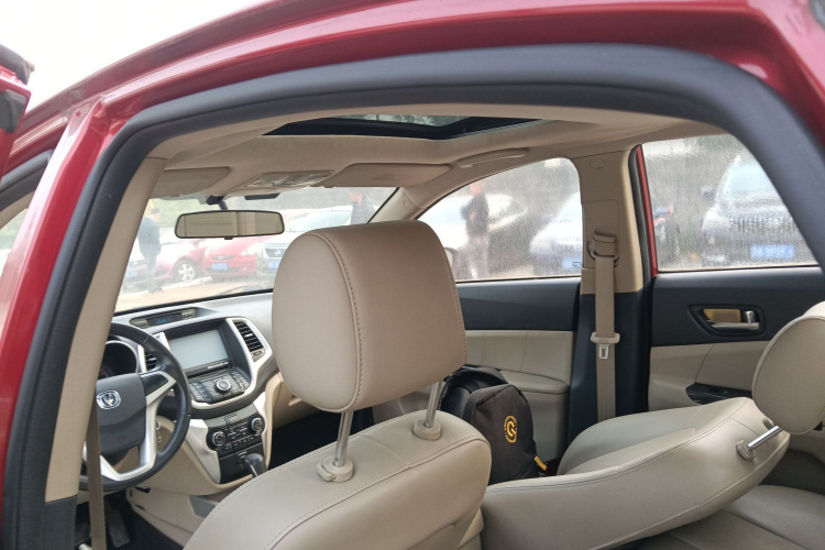 长安 逸动 2014款 1.6L 自动豪华型中控内饰22