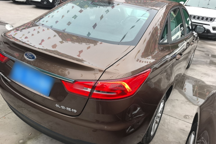 福特 福睿斯 2019款 改款 1.5L 手动质享型（胎压监测） 国VI车身外观6005