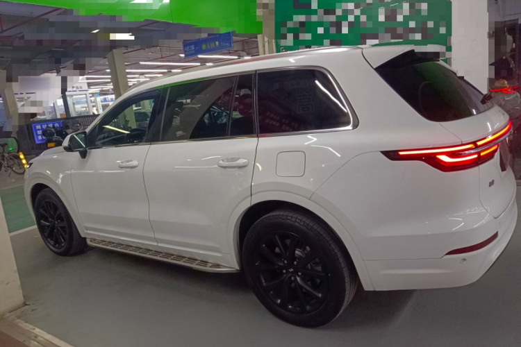 理想汽车 理想ONE 2020款 增程6座版车身外观4