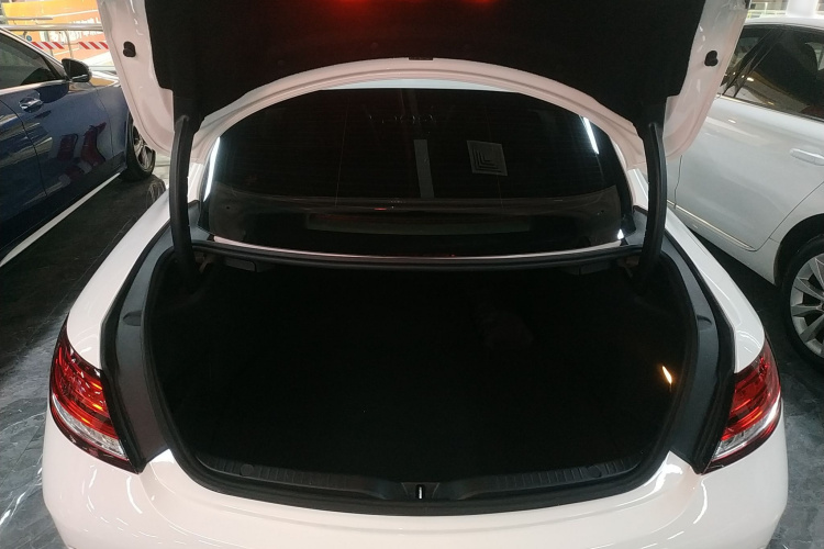 奔驰C级(进口) 2020款 C 260 轿跑车机舱底盘23