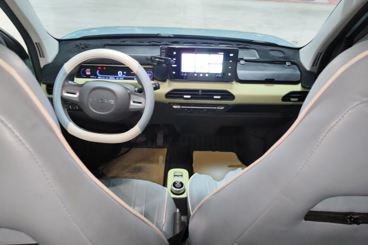 吉利银河 2023款 熊猫mini 200km 耐力熊中控内饰12