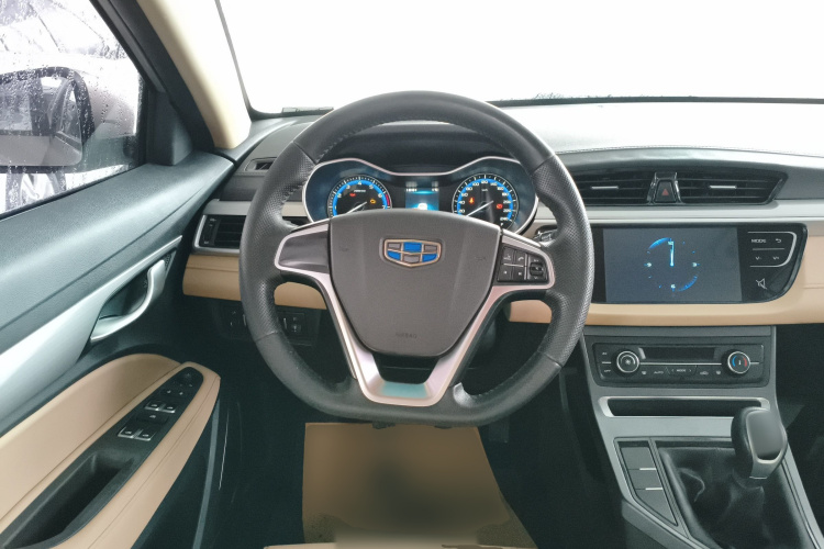 吉利汽车 帝豪 2018款 1.5L 手动豪华型中控内饰13