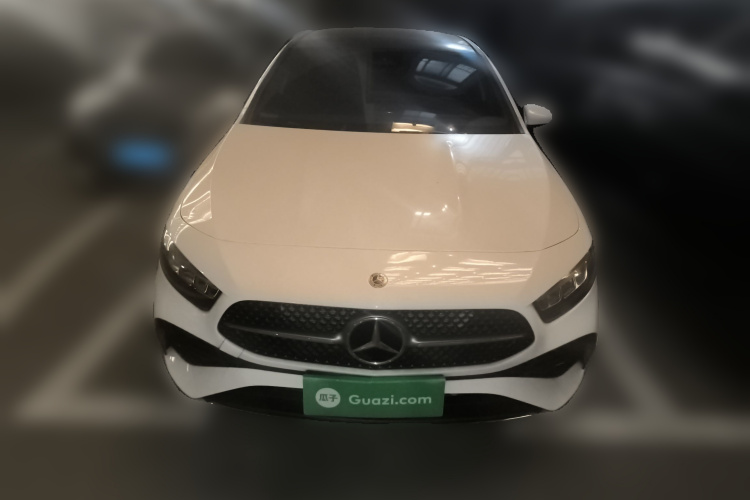 奔驰A级 2023款 A 200 L 时尚型车身外观2