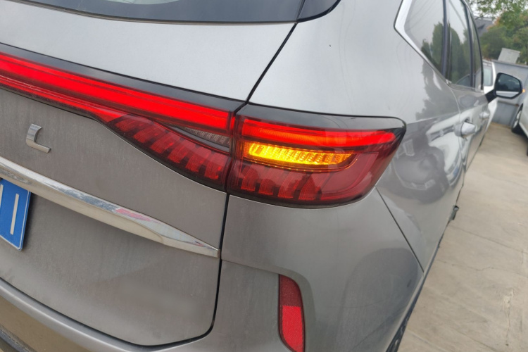 哈弗H6 2021款 第三代 1.5T 自动两驱Max车身外观9