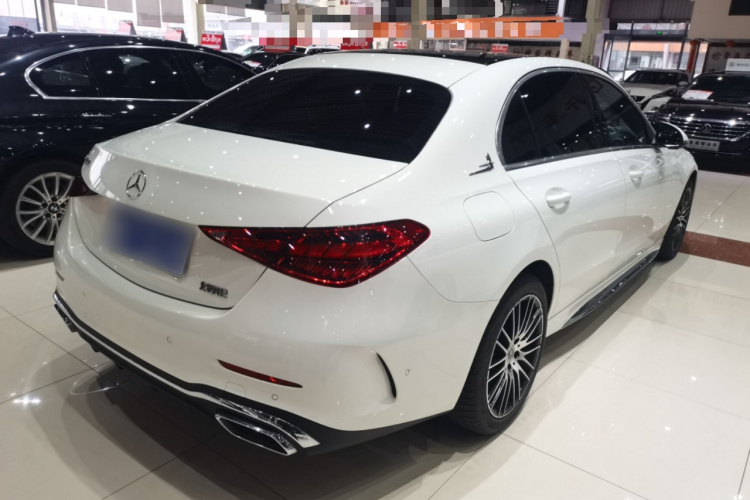 奔驰C级 2023款 C 260 L 运动版车身外观7