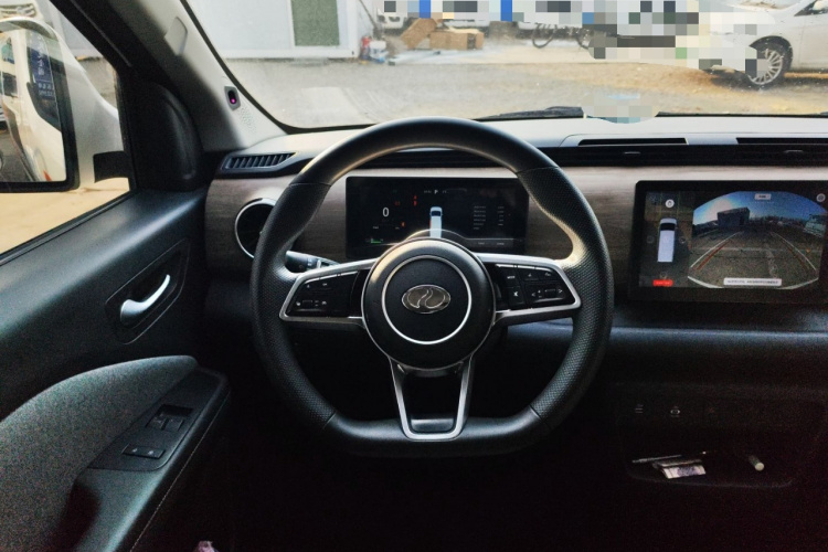 瑞驰汽车 瑞驰新能源EC75 2025款 客运 智行超充版 先锋型Ⅰ 52.16kWh中控内饰13