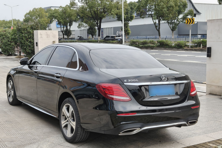 奔驰E级 2019款 E 200 L 运动型车身外观6003