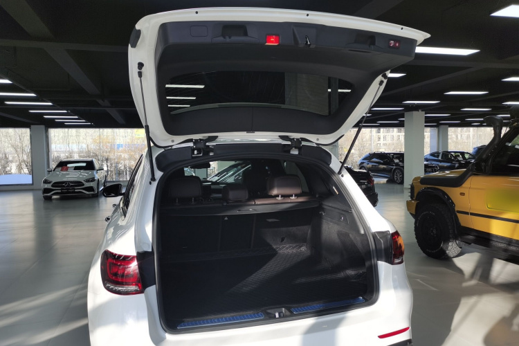 奔驰GLC 2020款 改款 GLC 300 L 4MATIC 豪华型机舱底盘23