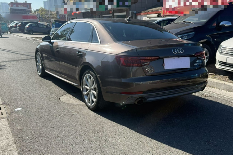 奥迪A4L 2018款 30周年年型 40 TFSI 时尚型车身外观4