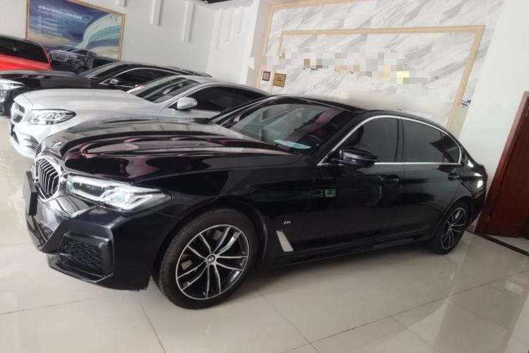 宝马5系 2021款 改款 525Li 豪华套装车身外观6005