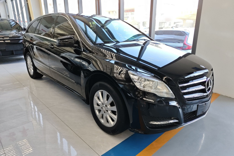 奔驰R级 2017款 R 320 4MATIC 商务型臻藏版车身外观6002