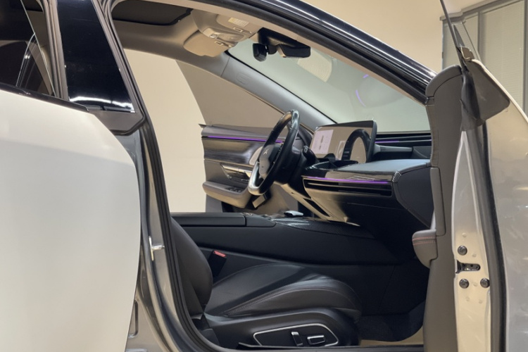 小鹏P7 2022款 586G局部细节41