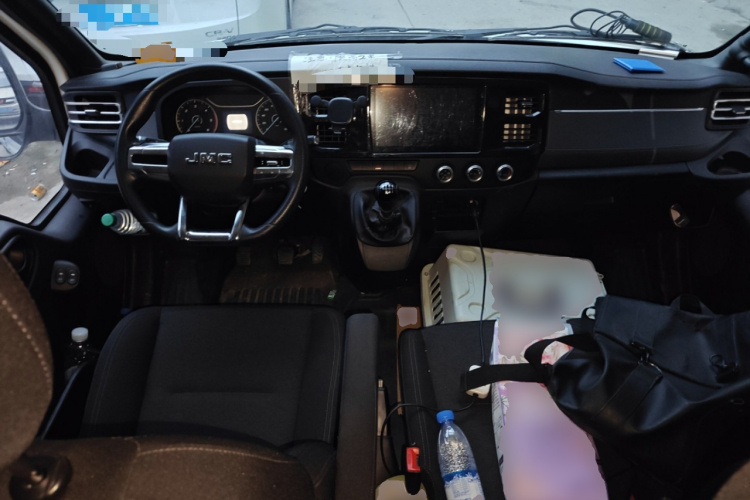 江铃福顺 2023款 2.0T 手动短轴中顶商运型多功能乘用车5座中控内饰12