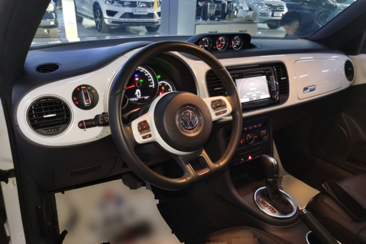 大众 甲壳虫 2014款 1.4TSI R-Line中控内饰7002