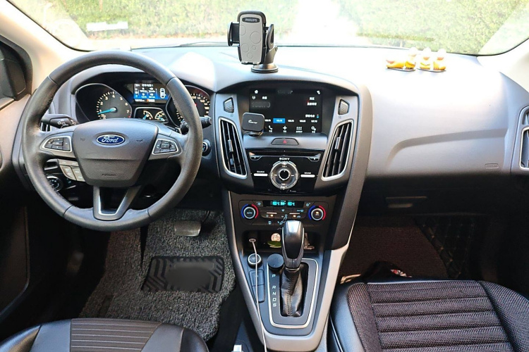 福特 福克斯 2017款 两厢 EcoBoost 180 自动运动型中控内饰7002