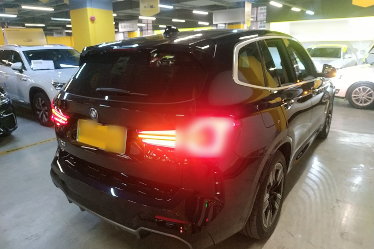 宝马iX3 2024款 领先型车身外观6005