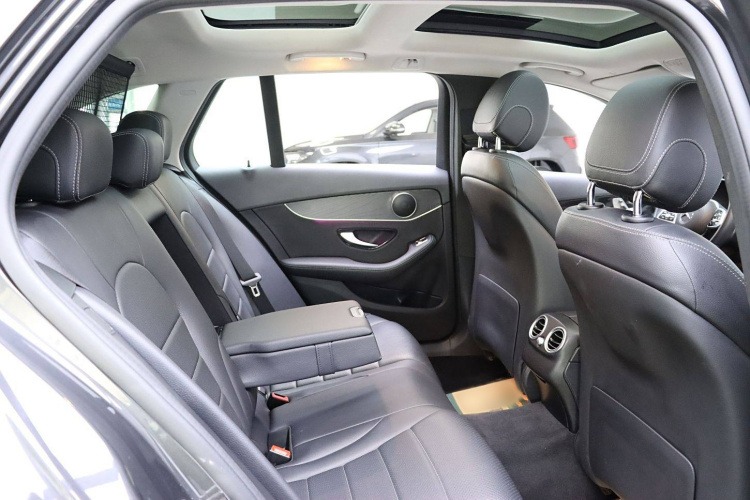 奔驰C级(进口) 2020款 改款 C 260 旅行轿车中控内饰7008