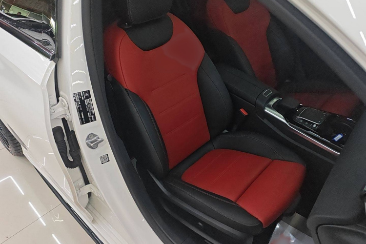 奔驰A级AMG 2020款 AMG A 35 L 4MATIC局部细节41