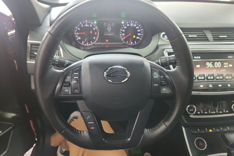 陆风X7 2018款 劲越 1.5T 全景尊贵型中控内饰13