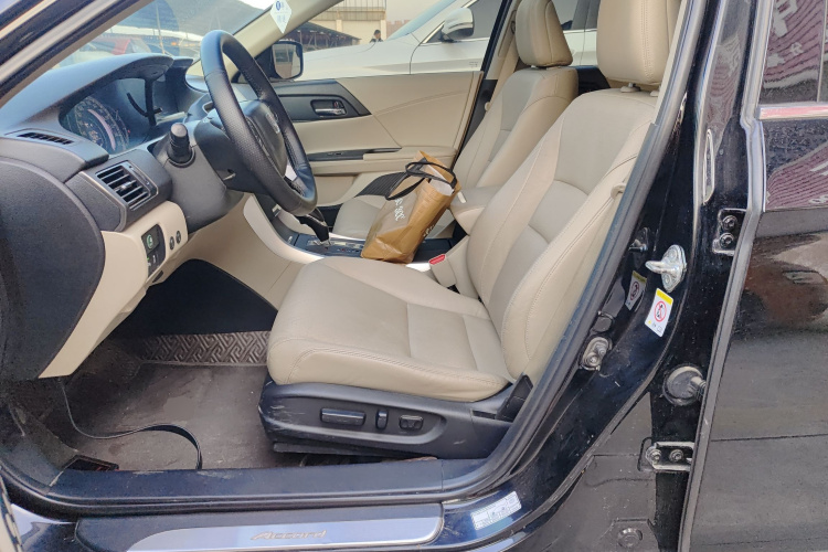 本田 雅阁 2014款 2.0L EX 豪华版中控内饰19