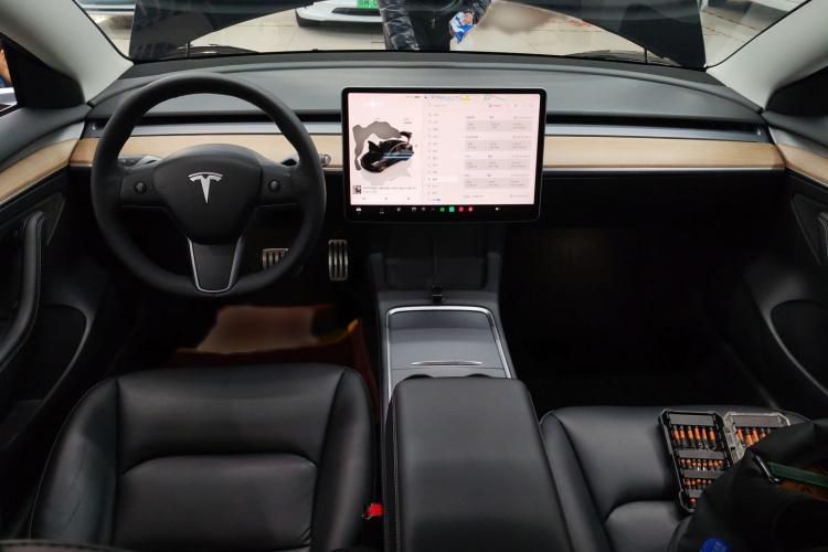 特斯拉 Model 3 2022款 Performance高性能全轮驱动版中控内饰7002