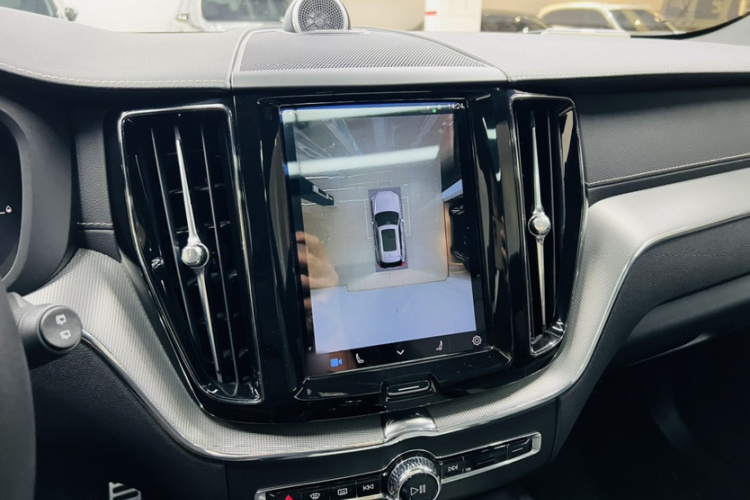 沃尔沃XC60新能源 2022款 T8 插电混动 四驱智远运动版中控内饰7003