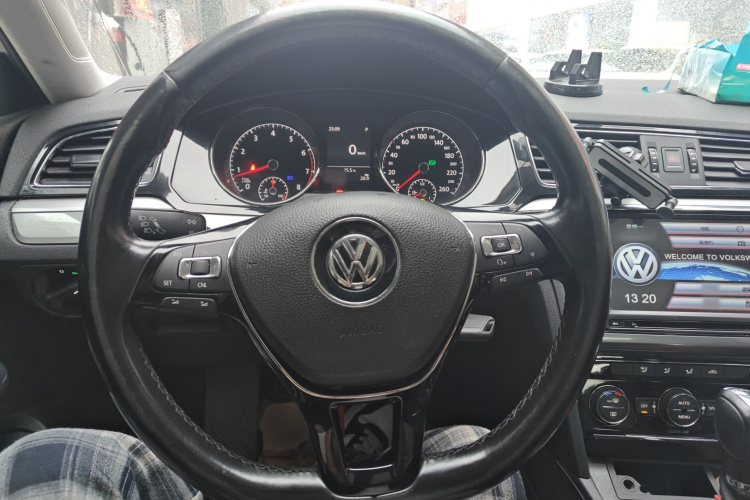 大众 凌渡 2015款 280TSI DSG舒适版中控内饰13